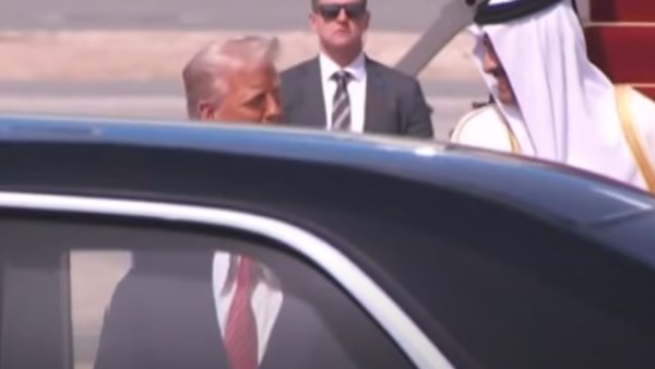 ترامب يصل إلى الدوحة ضمن الجولة الخليجية الأمريكية