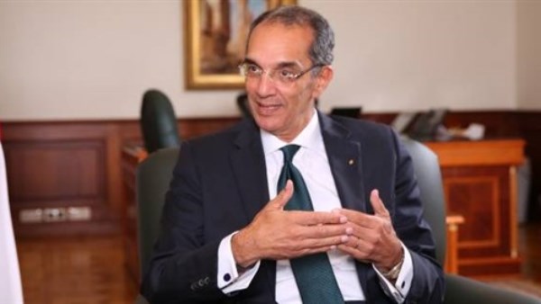 الدكتور عمرو طلعت وزير الاتصالات 
