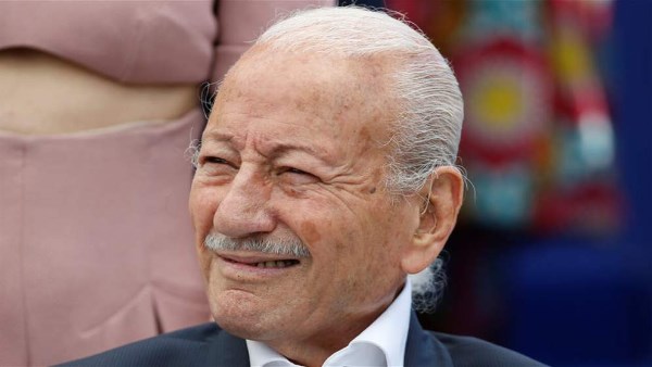 رحل يوم عرسه.. طارق الشناوى ينعى المخرج الجزائرى محمد الأخضر