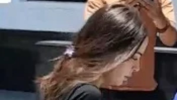 انهيار وئام مجدي في البكاء لحظة جنازة جدتها نوال