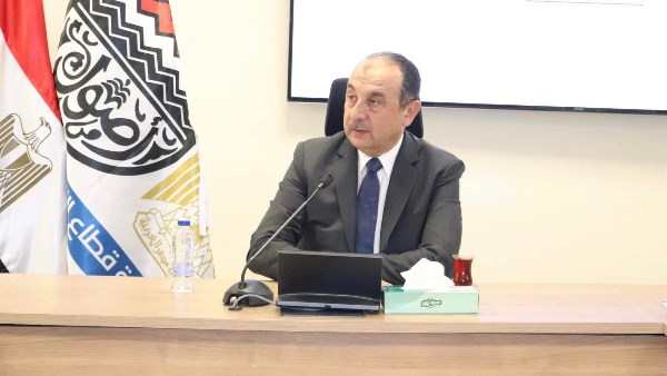 محمد ابراهيم شيمي وزير قطاع الأعمال العام
