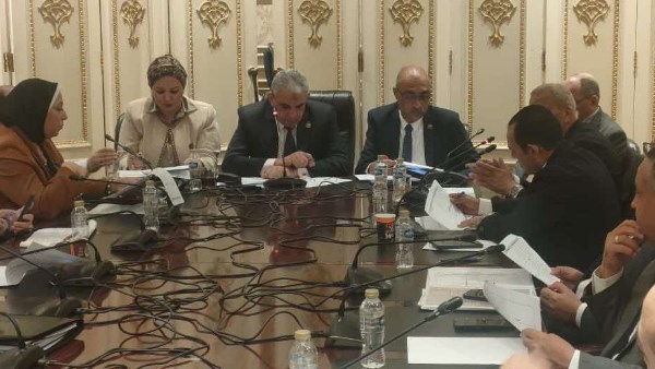 علاوة دورية 150 جنيهاً شهرياً كحد أدني لهؤلاء الموظفين أول يوليو بالقانون