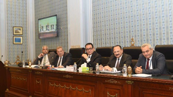 نقل البرلمان تناقش موازنة الهيئة القومية لسكك حديد مصر عن العام المالي 2026/2025