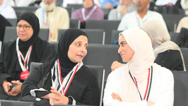 وزراء التضامن والأوقاف والطيران المدني يودعون أول أفواج الحجاج بمطار القاهرة