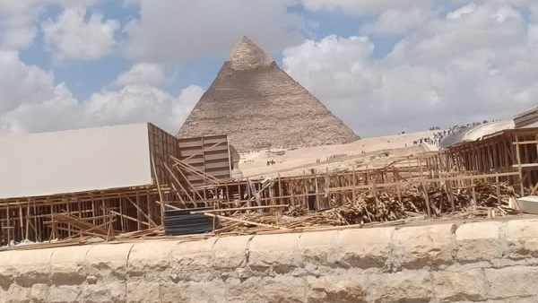 مصدر يكشف حقيقة مسرح بـ منطقة الأهرامات