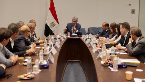 وزير السياحة والآثار 