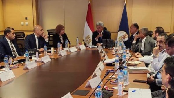 وزير السياحة والآثار 