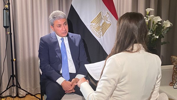 وزير السياحة والآثار 