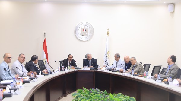 عاشور: المعاهد العليا تضم 28% من طلاب منظومة التعليم العالي في مصر