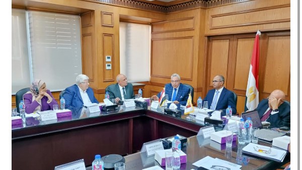 نائب وزير الإسكان يبحث تحديث منظومة أكواد مياه الشرب والصرف الصحي