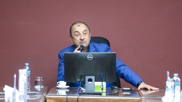 المهندس محمد شيمي وزير قطاع الأعمال العام 