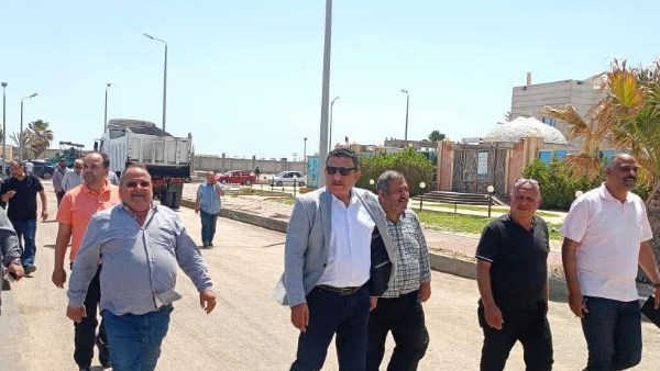 مسئولو الإسكان 