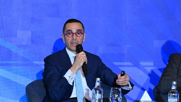 المهندس حسن الخطيب وزير الاستثمار 
