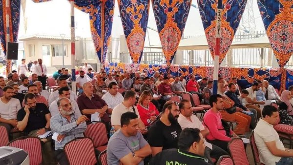 محال تجارية وصيدلية