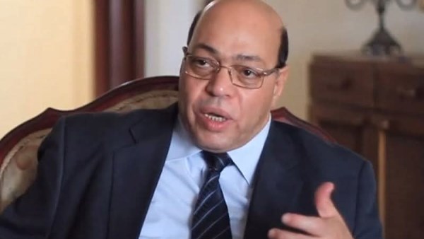 شاكر عبد الحميد 