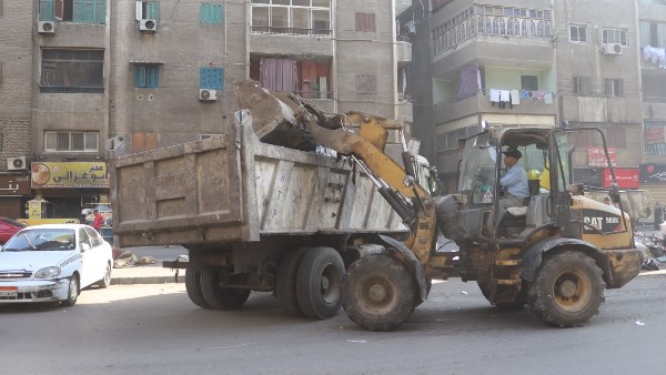 رفع ٢٠٠ طن مخلفات في حملات نظافة مكبرة بأحياء الوراق وإمبابة