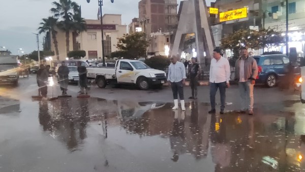 محافظ المنوفية يشدد على التعامل الفوري وشفط تجمعات مياه الأمطار| صور