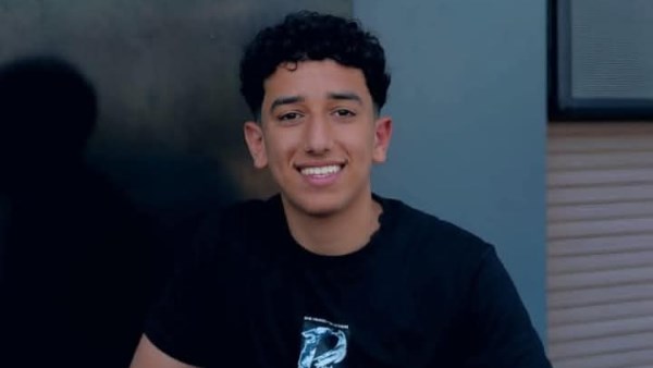 الطالب أحمد البنا 