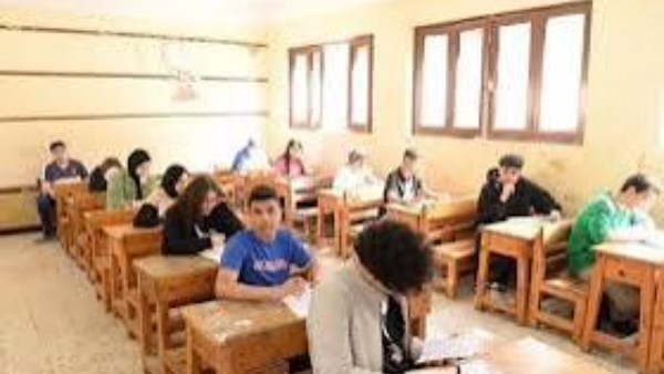 ضبط ملاحظ حاول تصوير ورقة امتحان الجبر للشهادة الاعدادية في المنوفية