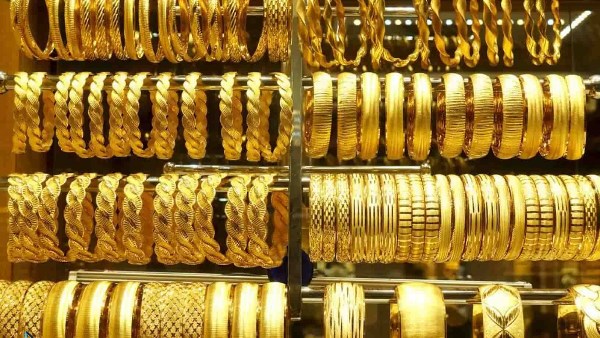 1000 جنيه| مفاجأة في سعر الجنيه الذهب وعيار 21 الآن 