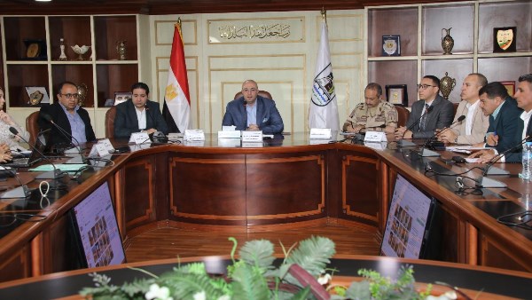 محافظ بني سويف يتابع موقف مشروعات المبادرة الرئاسية 