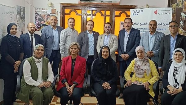 محافظ بني سويف يناقش نتائج مشروع تعزيز فرص المرأة فى التصنيع الزراعي