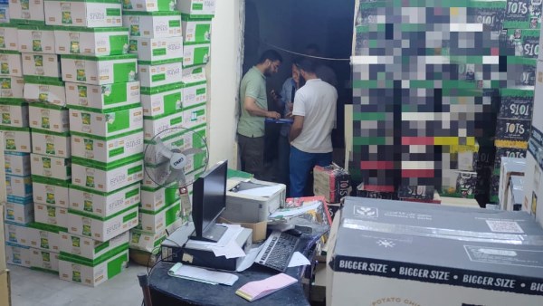 بني سويف: ضبط مواد غذائية ومياه غازية منتهية الصلاحية داخل أحد المخازن