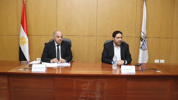 نائب محافظ بني سويف يتابع آليات إصدار التراخيص للمحلات والأنشطة التجارية