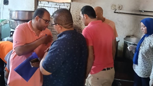 محاضر مخالفات والتحفظ على لحوم وأغذية منتهية الصلاحية بالواسطى