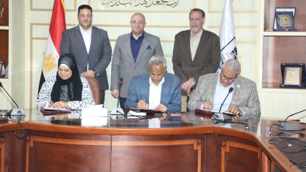بروتوكول تعاون ثلاثي لتنفيذ وصلات الصرف الصحي المنزلية بقرية بليفيا في بني سويف