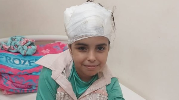 نجاح عملية جراحية لطفله
