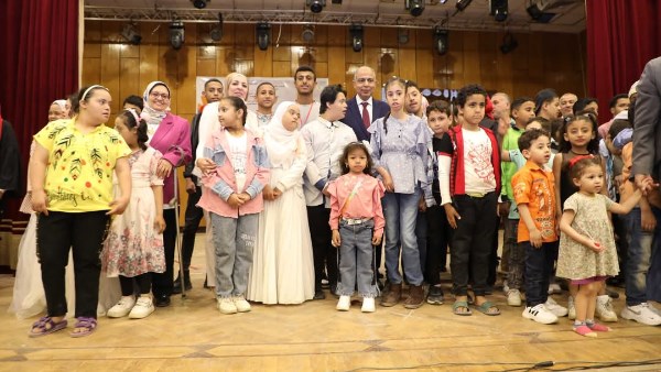 محافظ المنيا يفتتح مؤتمر الاندماج الثقافي: قادرون باختلاف شركاء فاعلون في بناء الوطن