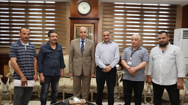 محافظ المنيا خلال الاجتماع 