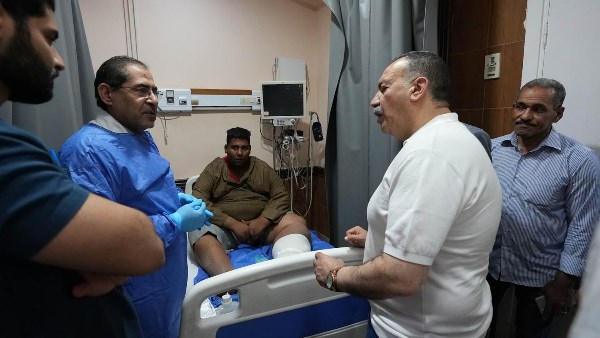 محافظ أسيوط يعالج مواطن غير قادر على نفقته الخاصة بمستشفى المبرة