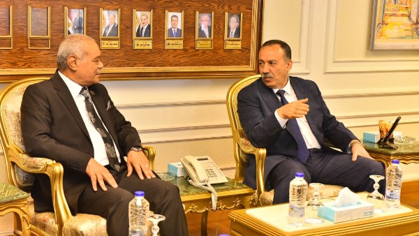 محافظ أسيوط يستقبل رئيس هيئة النيابة الإدارية 