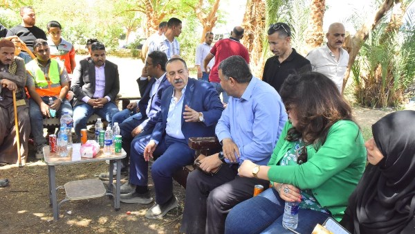 محافظ أسيوط يلتقي أهالي قرية عرب مطير بمركز البداري 