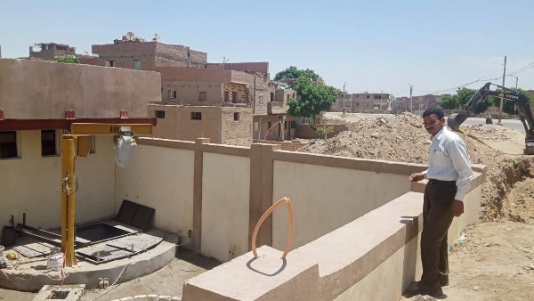  رئيس مركز صدفا يتفقد أعمال الصرف الصحي بقريتي مجريس وبني فيز