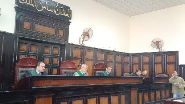 أغرقتهما في البانيو.. تأجيل محاكمة ربة منزل بأسيوط أنهت حياة طفلتيها