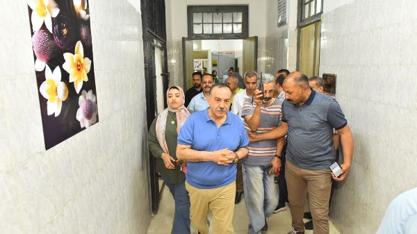 محافظ أسيوط يتفقد مستشفى الرمد 