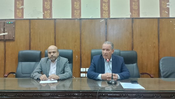 محافظ أسيوط: مديرية التعليم ناقشت الإجراءات التنظيمية لامتحانات الإعدادية                                                       يعلن الجاهزية الكاملة لامتحانات الإعدادية