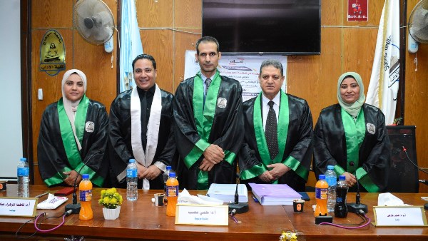 اثناء مناقشة الدكتور أحمد جعفر بجامعة سوهاج