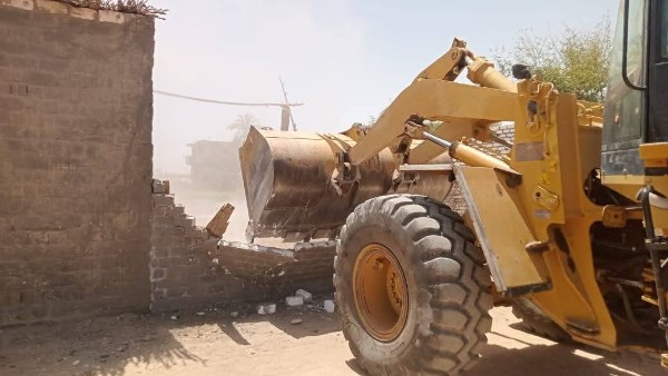 جانب من إزالة المخالفات بسوهاج