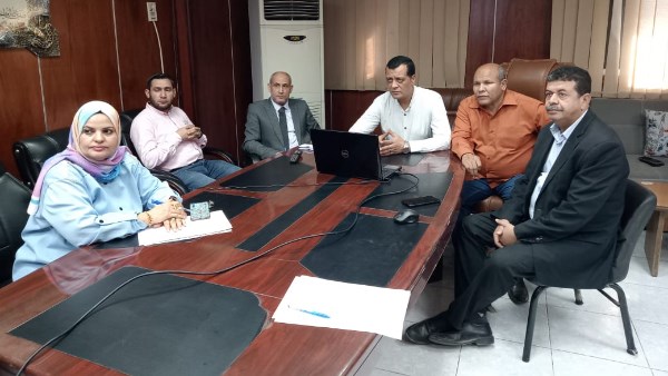 مدير تعليم سوهاج يتابع انتظام امتحانات الشهادة الاعدادية بغرفة العمليات