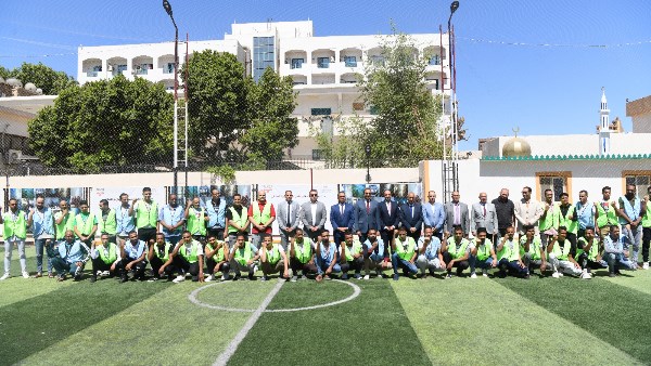 خلال تفقد مركز عزيمة..محافظ قنا يشارك في تخريج 100 متعافٍ من الإدمان