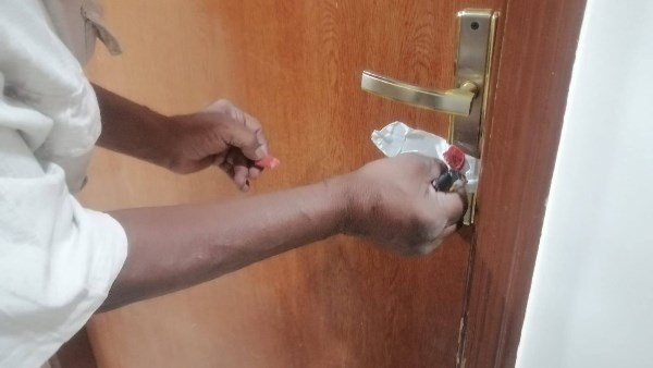 أخبار قنا: توريد 180 ألف طن قمح للمواقع التخزينية.. وإغلاق 4 منشآت طبية مخالفة.. والتحقيق مع عصابة المصوغات الذهبية