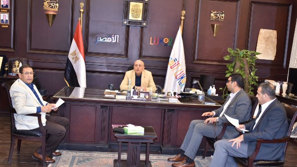 محافظ الأقصر يتابع أحدث مستجدات منظومة التقنين