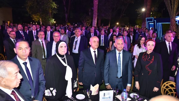 بمشاركة 30 دولة.. محافظ الأقصر يشهد انطلاق فعاليات المؤتمر الرابع للتأمين متناهي الصغر|صور