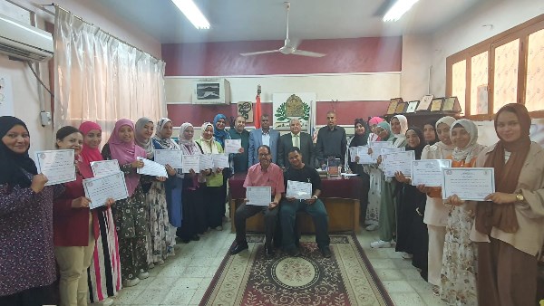 تكريم الطلاب والمدارس المتميزة في التعليم الفني بالأقصر