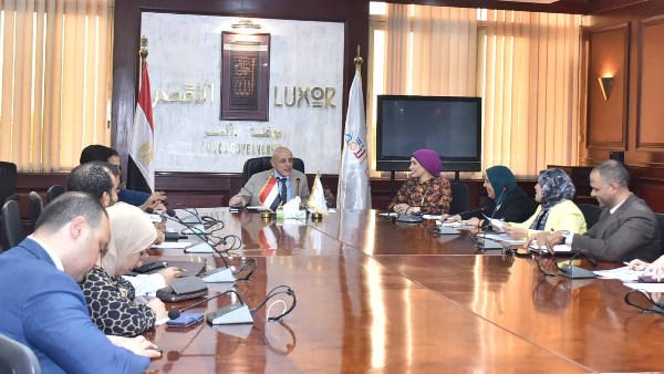 محافظ الأقصر يترأس المجلس الصحي الثاني لمناقشة تحديات الرعاية الصحية وتطوير الخدمات بالمحافظة