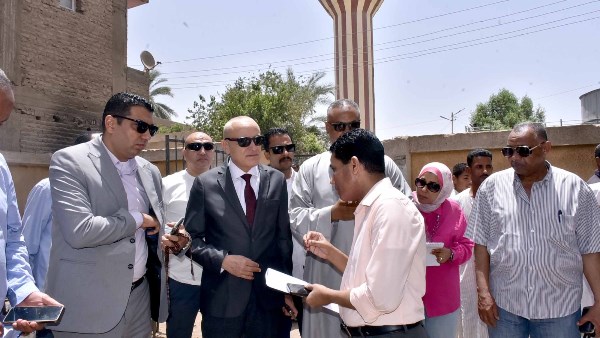 محافظ الأقصر في قرية المعلا... تطوير وحدة طب أسرة المعلا المغلقة بالتوازى مع التطوير